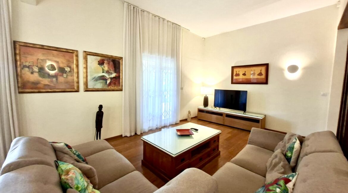 984ee112-92d9-4018-8595-a0b884438aed