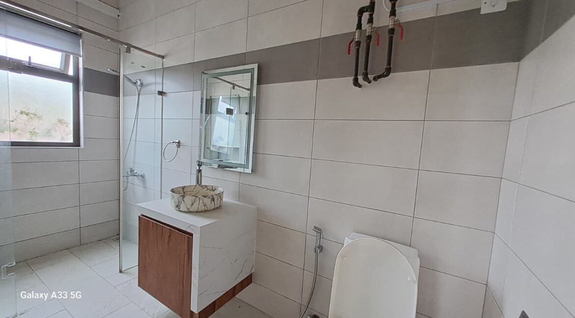 WhatsApp Image 2025-12-04 at 11.46.14