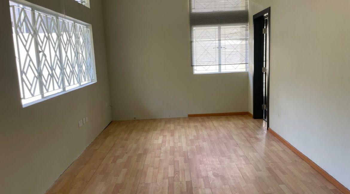 WhatsApp Image 2025-10-16 at 10.09.36