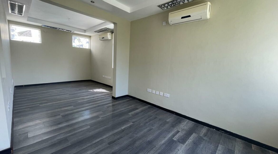 WhatsApp Image 2025-10-16 at 10.09.36 (2)