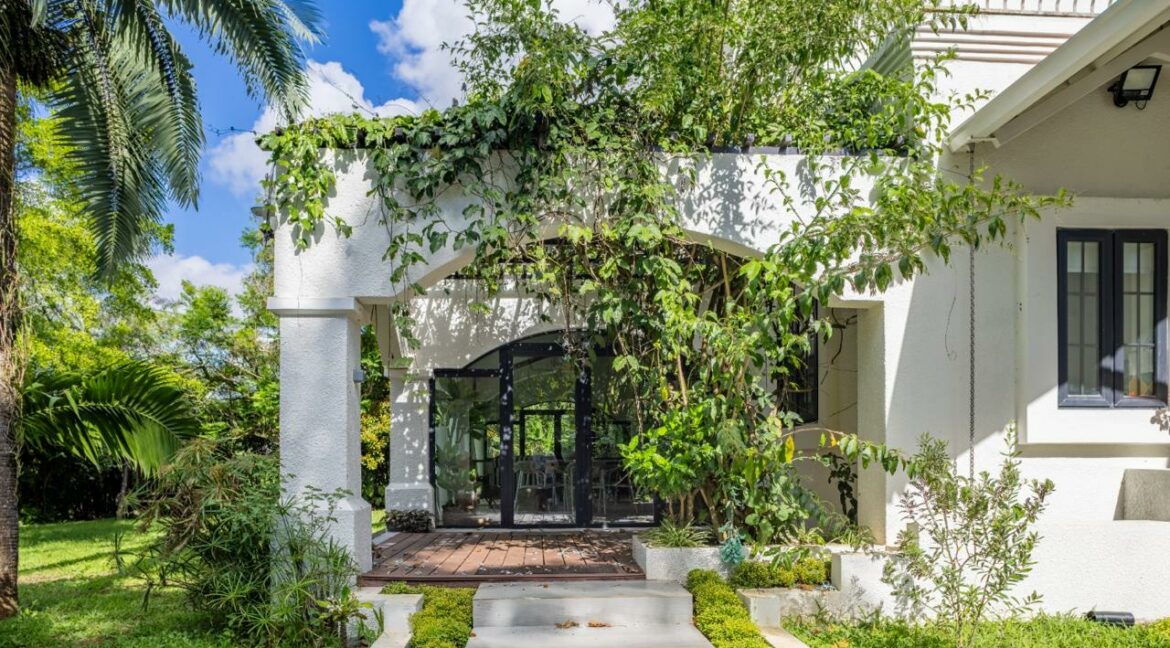 WhatsApp Image 2025-12-04 at 14.37.20