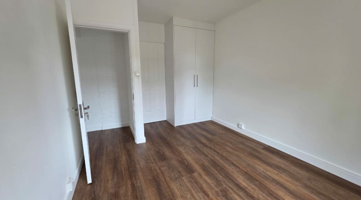 WhatsApp Image 2025-12-16 at 16.18.09