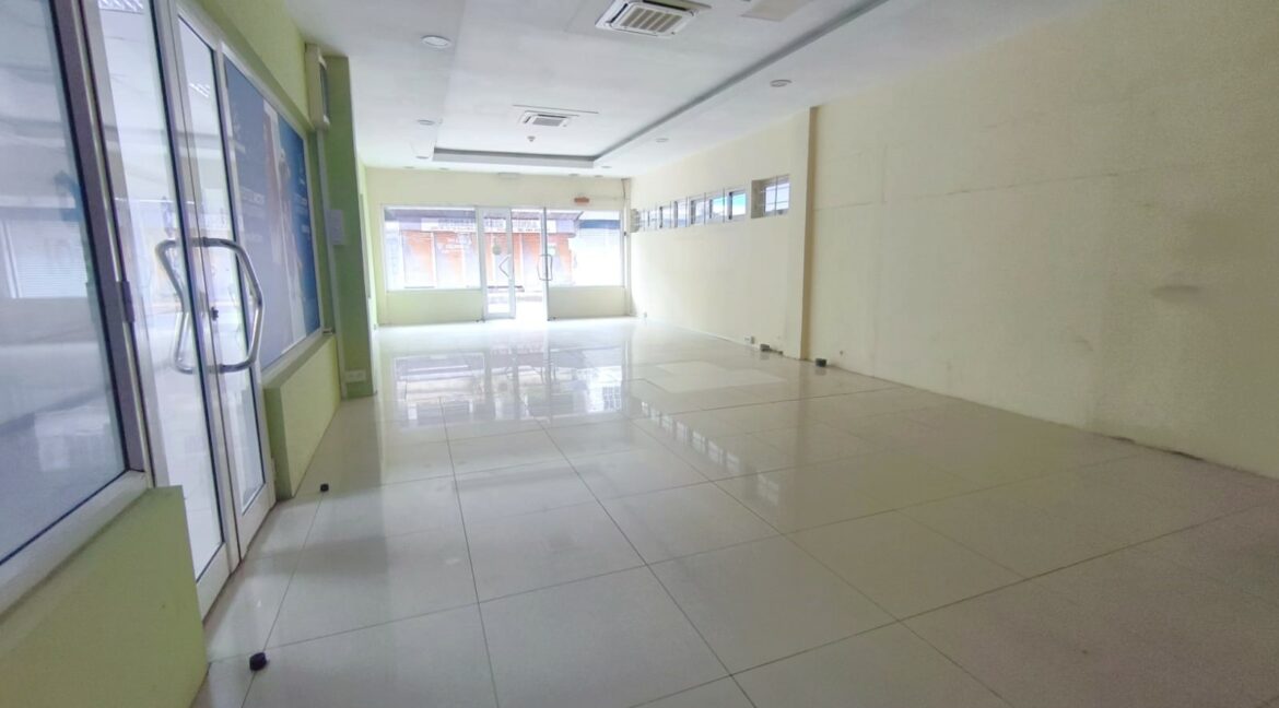 36e9049a-e305-49f3-b9f2-22c7e922b94c