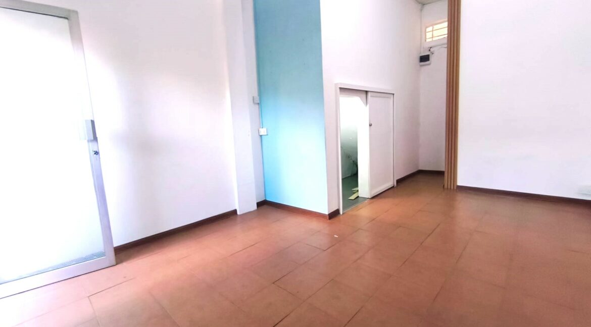 9f69acd3-bc7d-4a5d-8c21-d03b5b6436f8