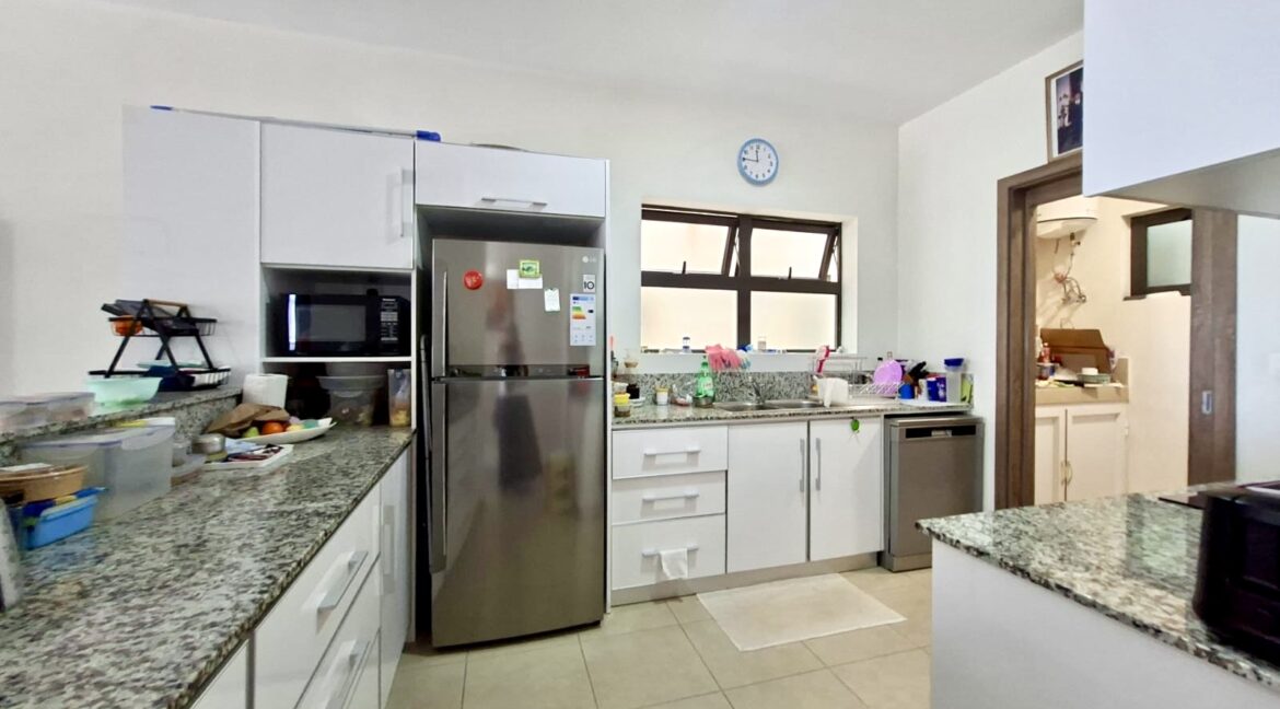 38f5bbbd-6c68-475e-b5b5-bfdb2acbfba3